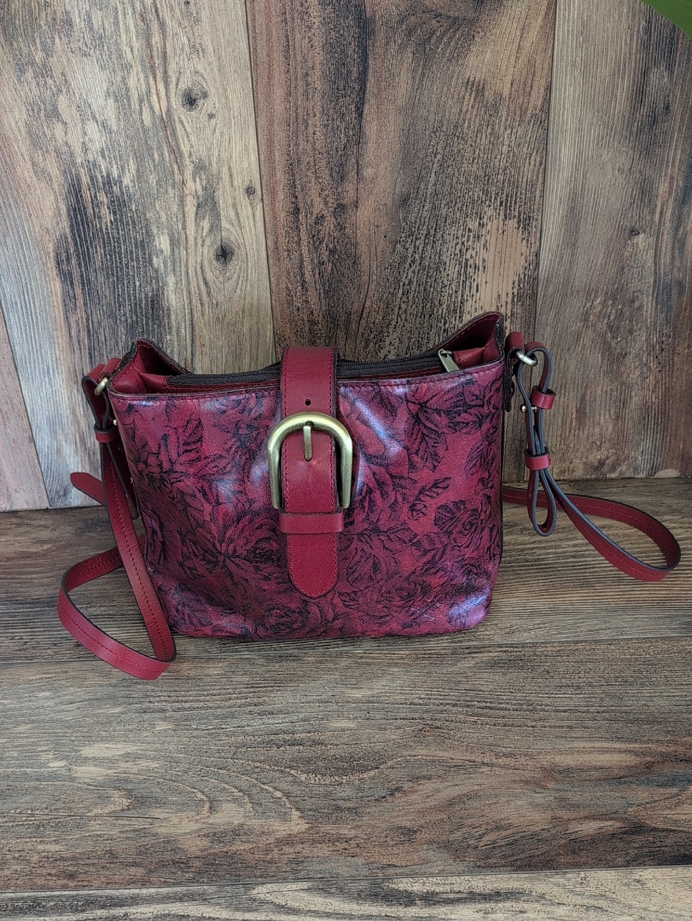 Patricia Nash Irving Leather Floral Etched Rose Crossbody     M397